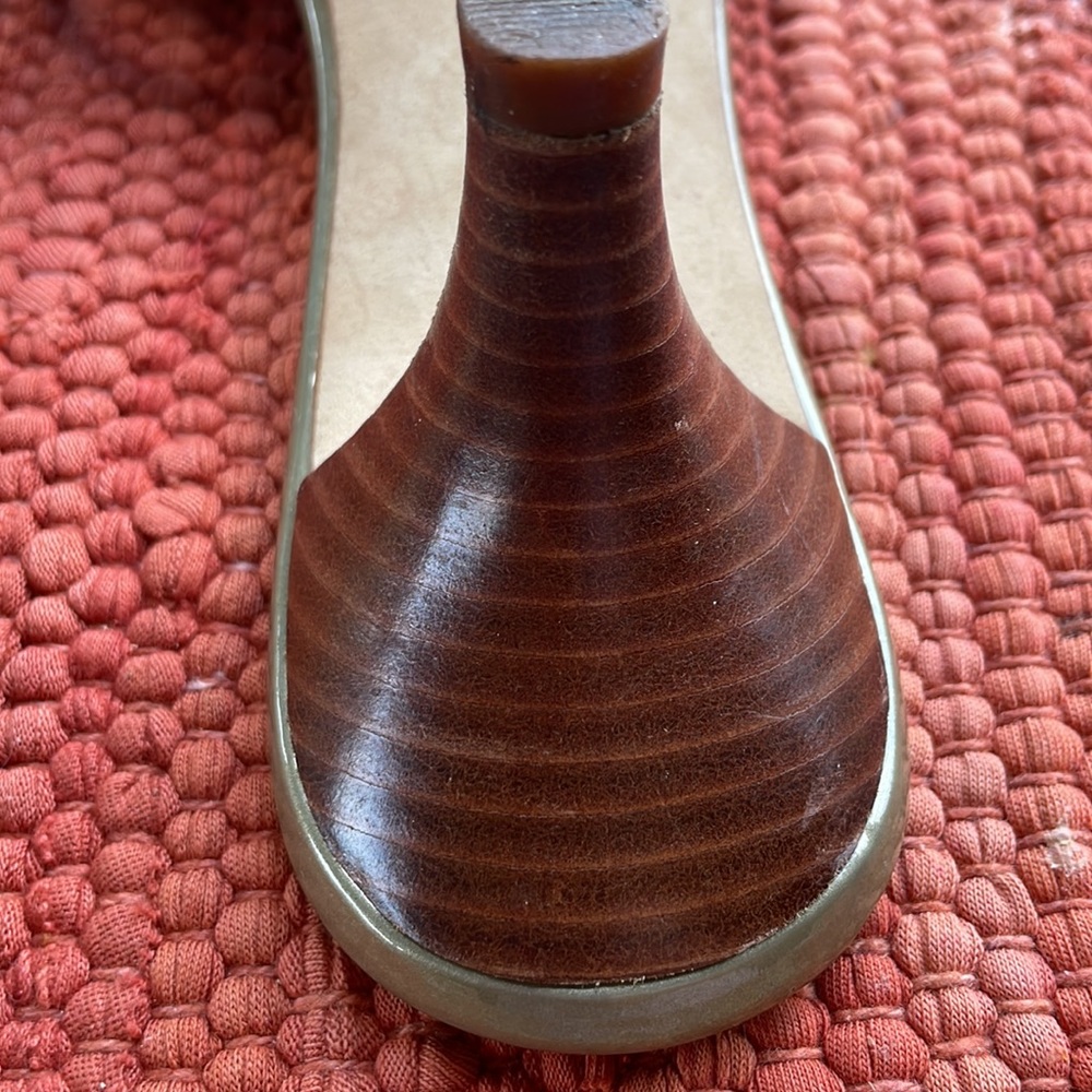 Cole Haan kitten heel sandals 7.0 - Picture 4 of 9